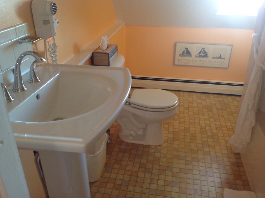 The Bradford Carver Guest House Provincetown Bilik gambar